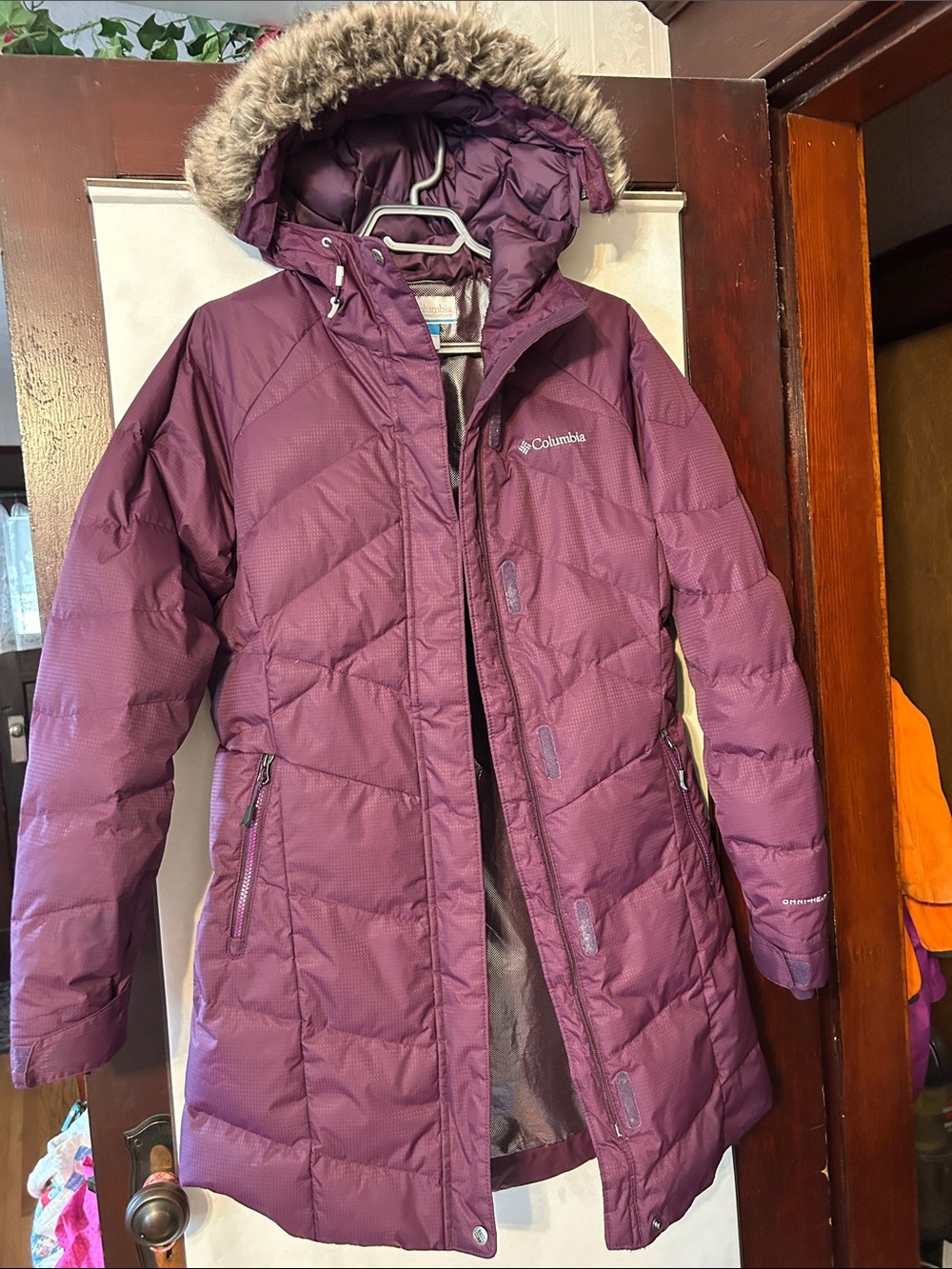 Columbia Omni-Heat Women's Plum Hooded 550 Down Winter Coat with Faux Fur, Small